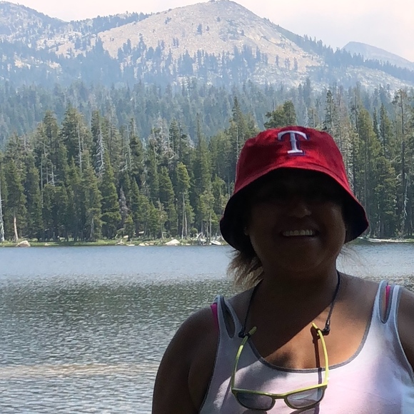 Meet your Posher Emme - Picture 10 of 11